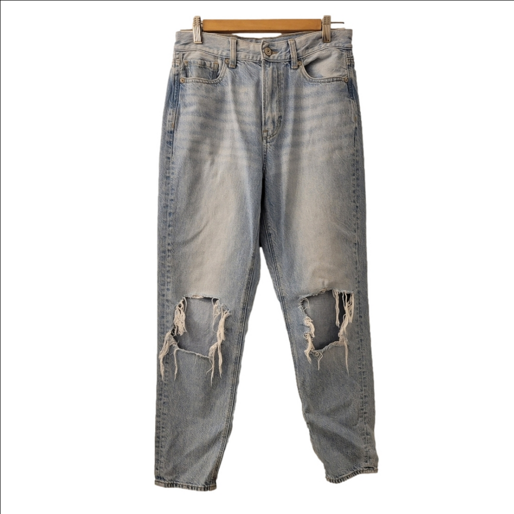 American Eagle Rip Knees Jeans